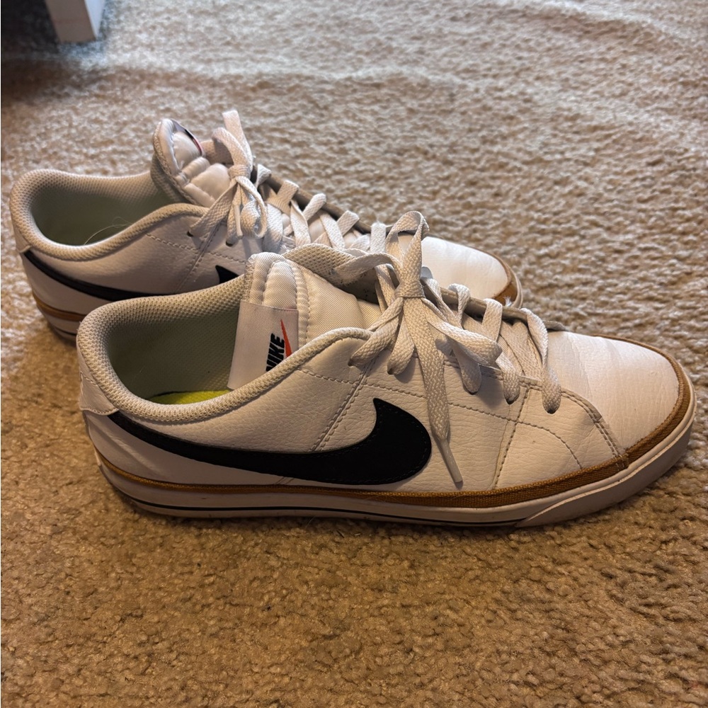Nike Court Legacy’s